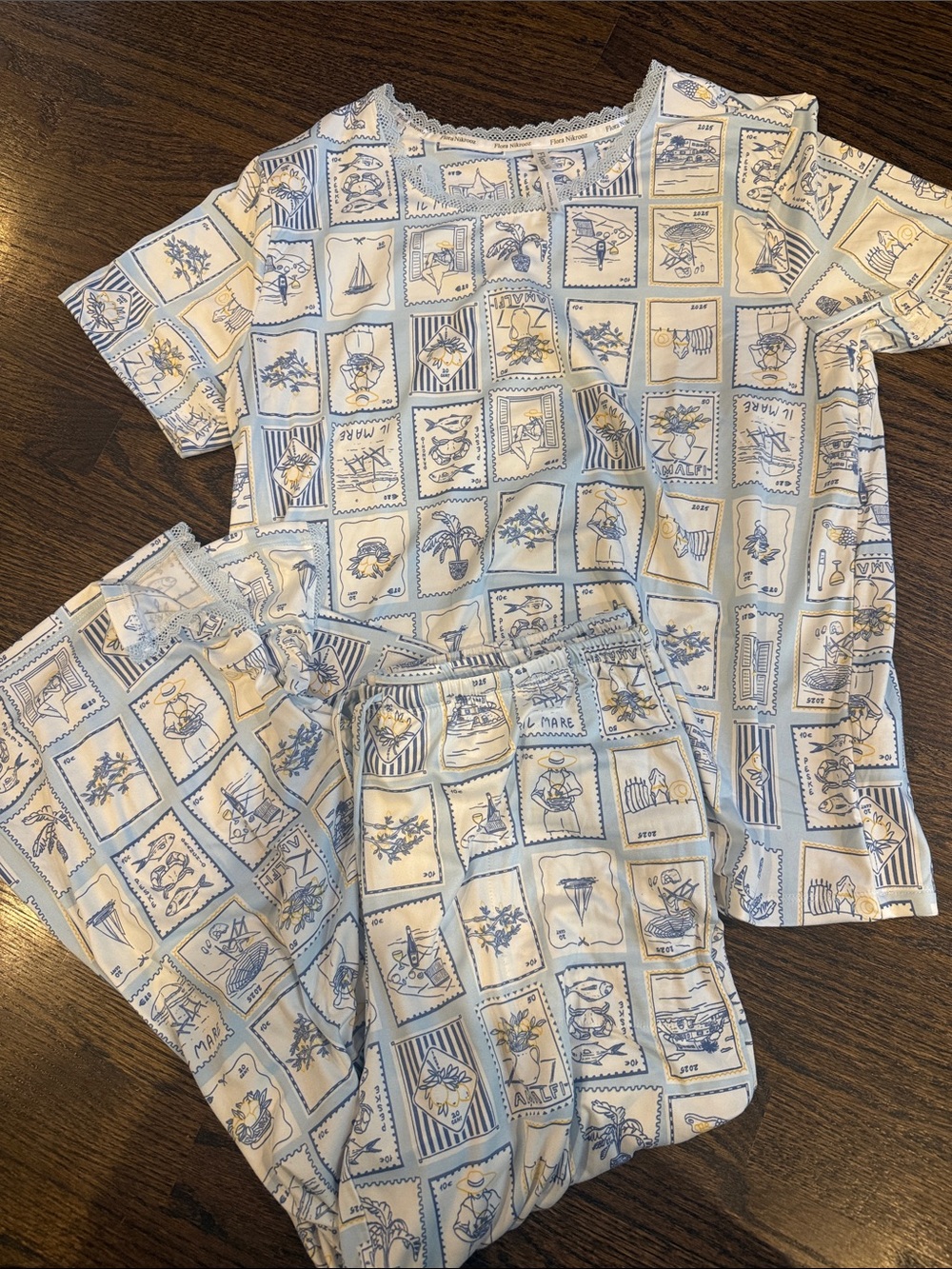 Blue & White womans Pajama Set - Soft Short Sleeve Top and Pants medium